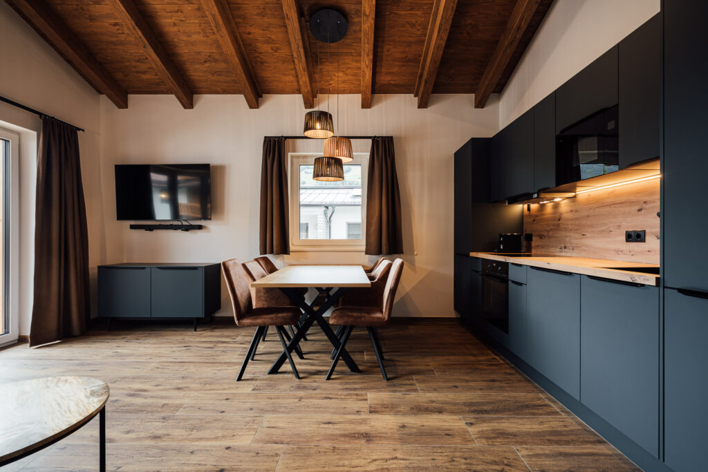 Deluxe Alpine Apartment